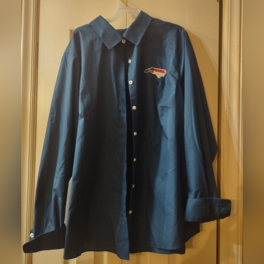 Blue lands end men's button-down long sleeve dress shirt with North Carolina